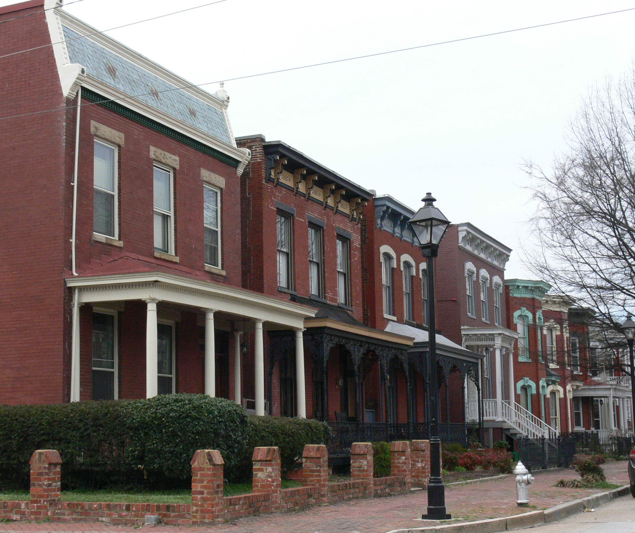 https://upload.wikimedia.org/wikipedia/commons/1/19/Jackson_Ward%2C_Richmond%2C_Virginia.JPG